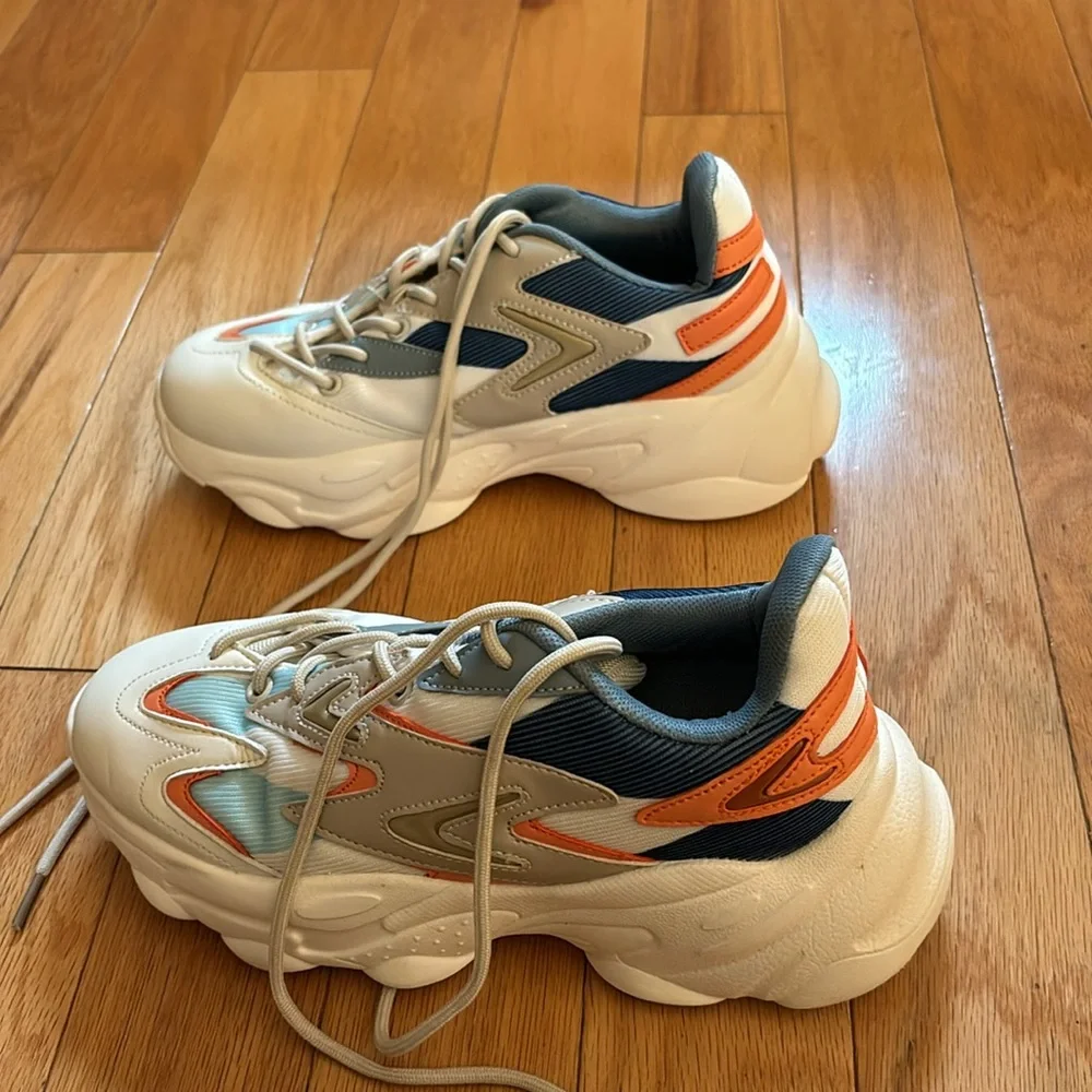 Chunky Sneaker - Picture 3 of 5